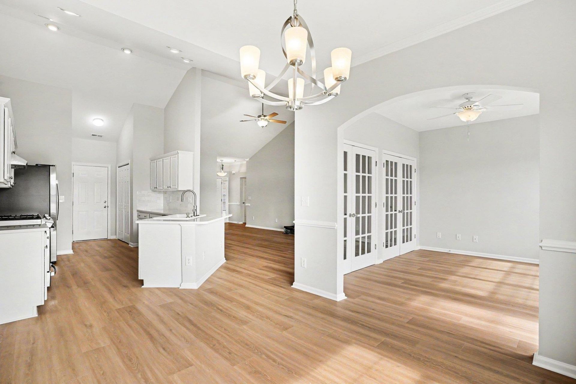 400 Carriage Lake Dr.  Photo 10