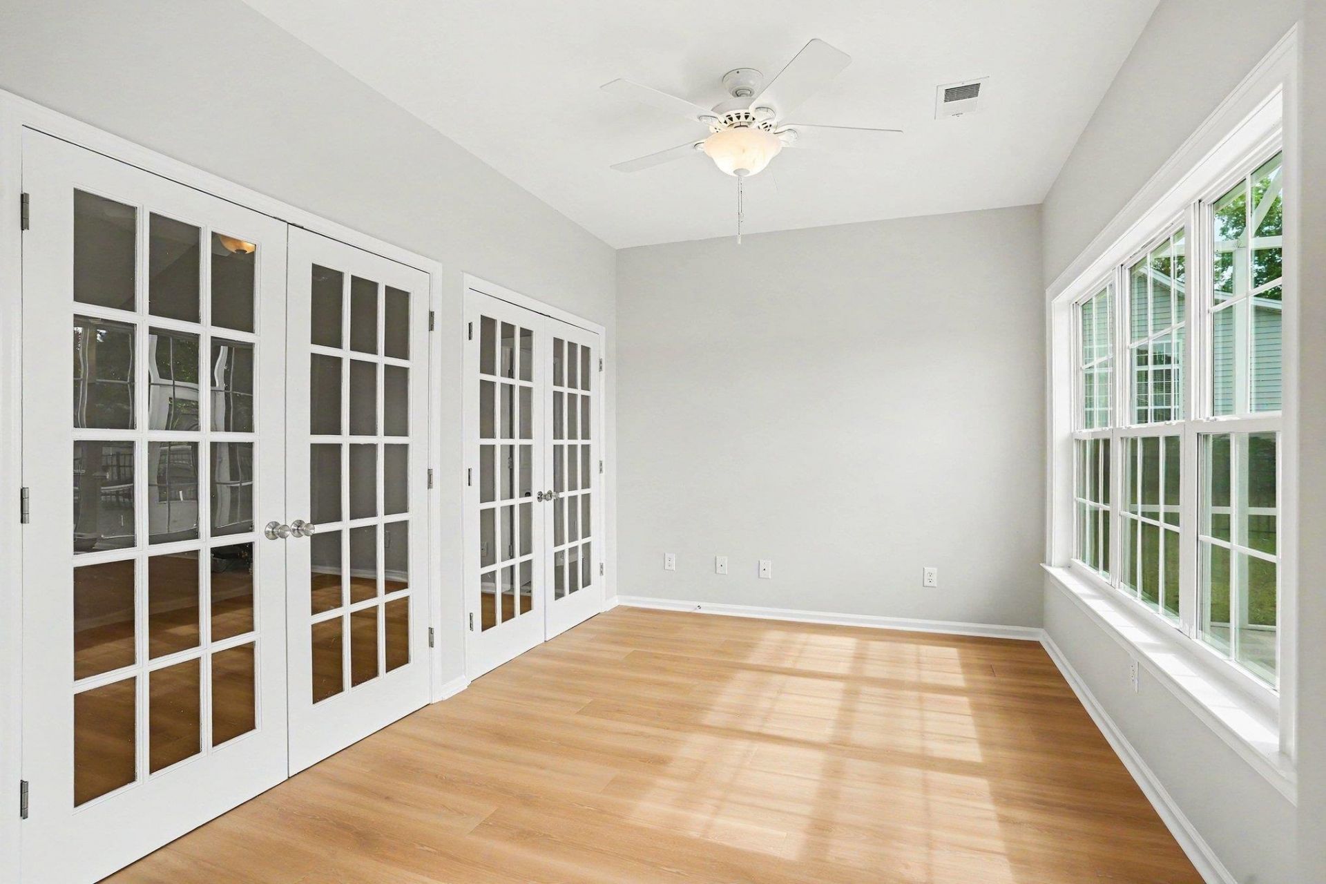 400 Carriage Lake Dr.  Photo 11