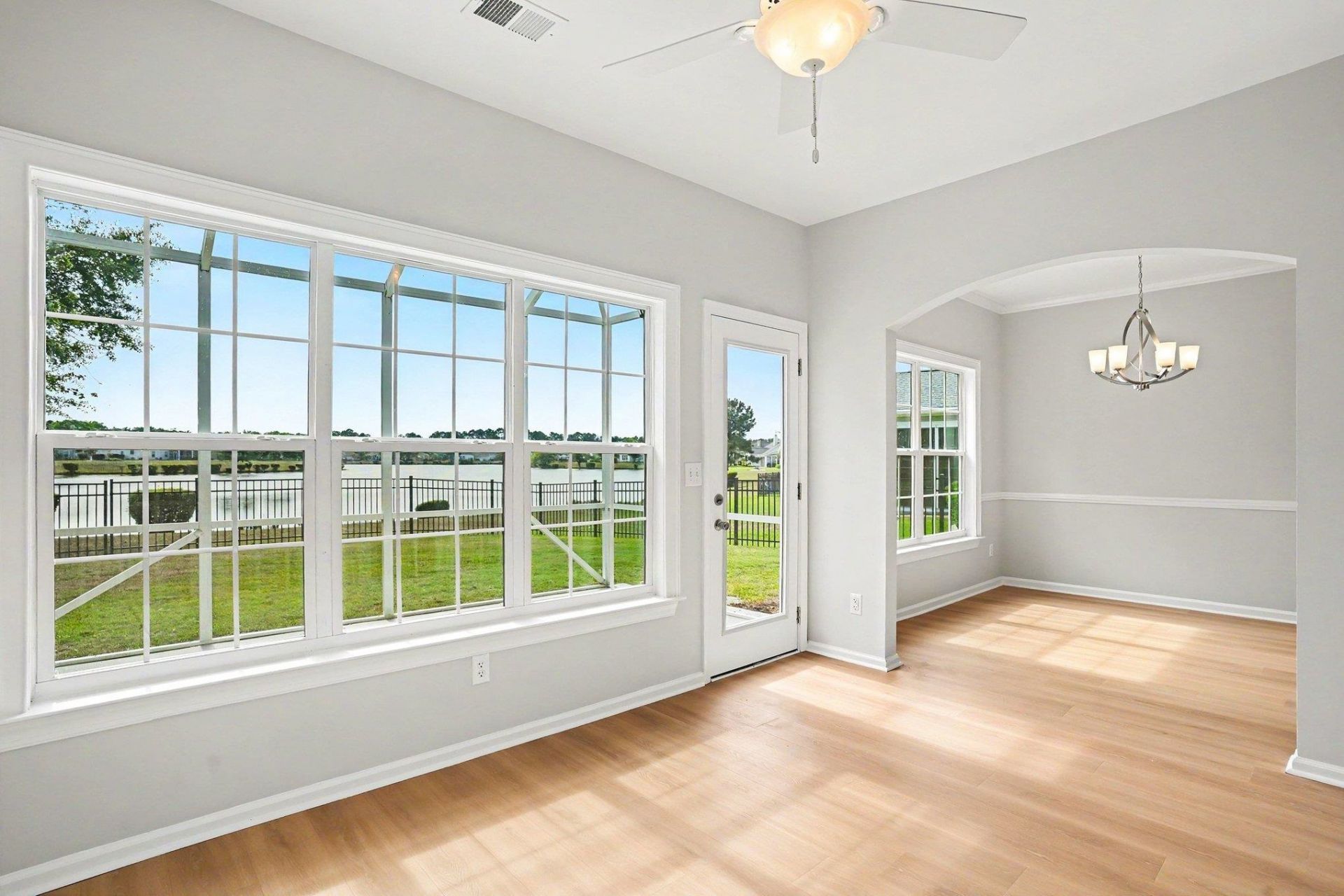 400 Carriage Lake Dr.  Photo 13
