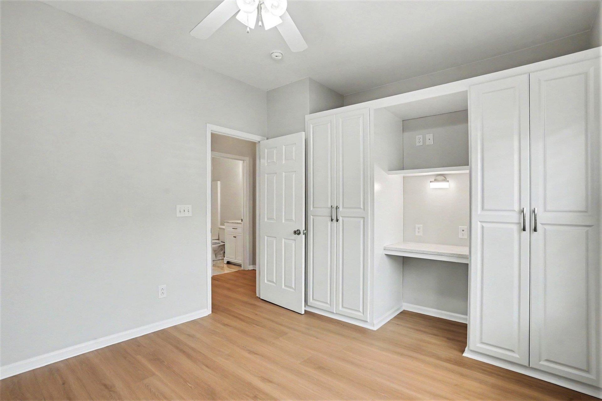 400 Carriage Lake Dr.  Photo 23