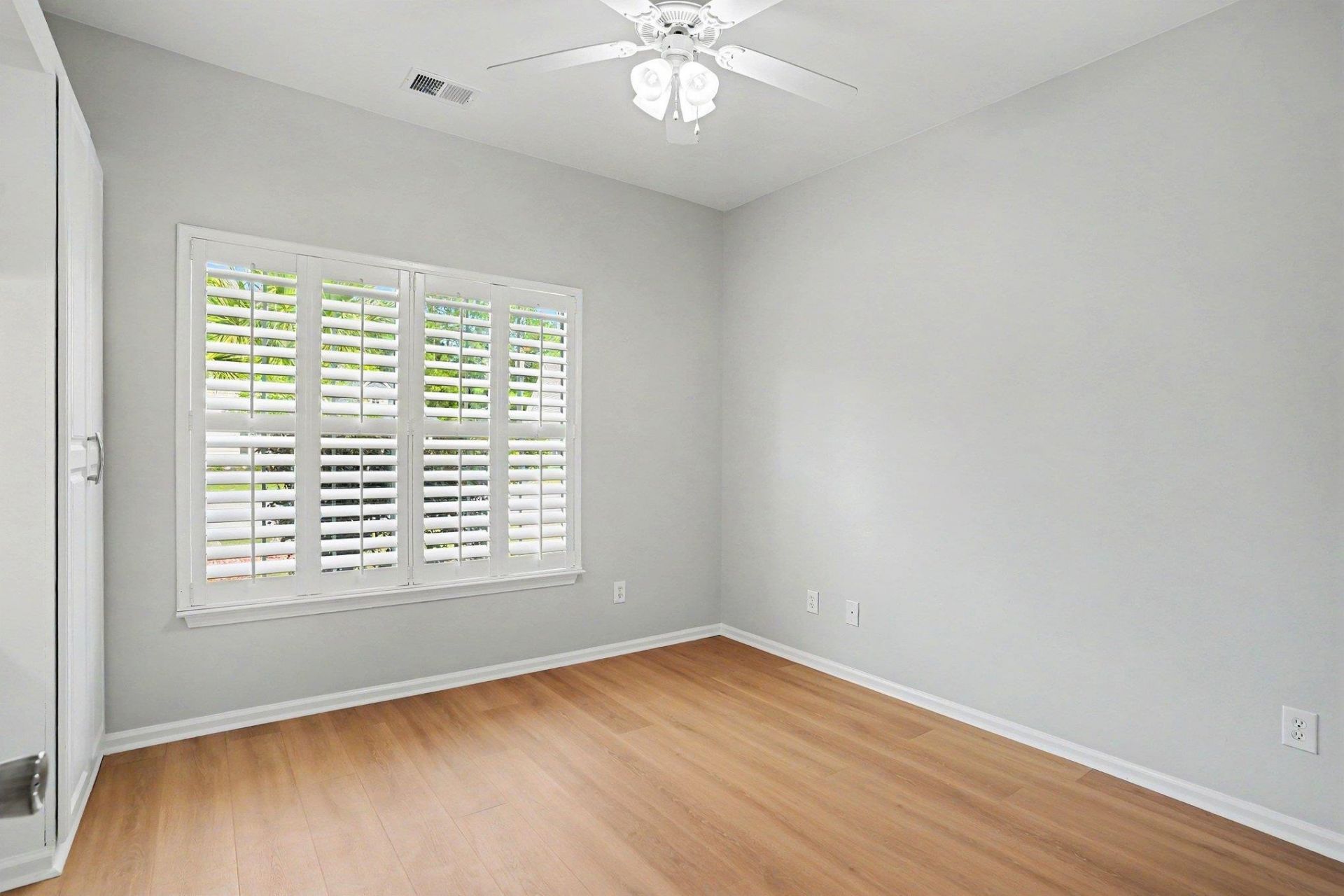 400 Carriage Lake Dr.  Photo 24