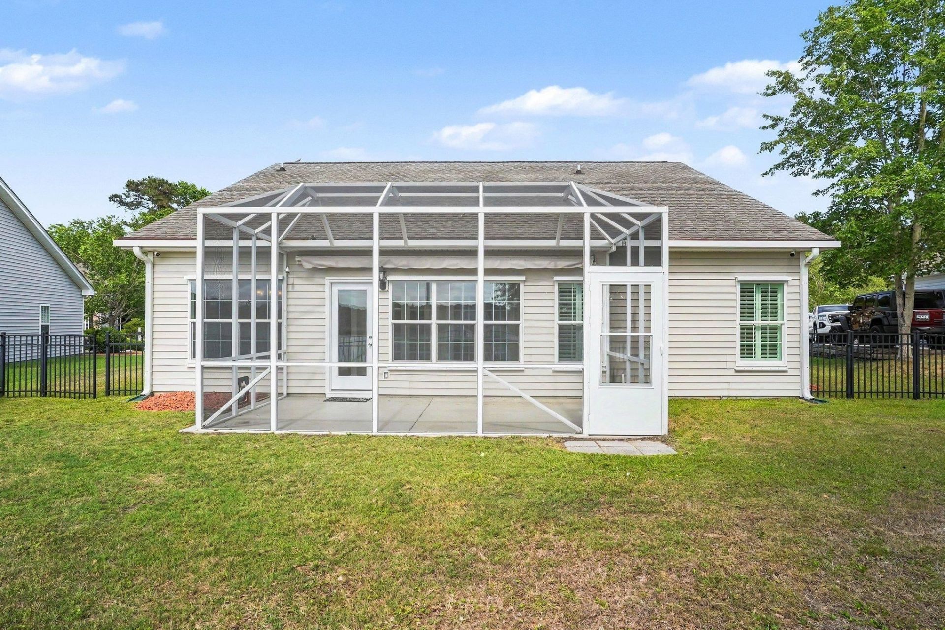 400 Carriage Lake Dr.  Photo 33