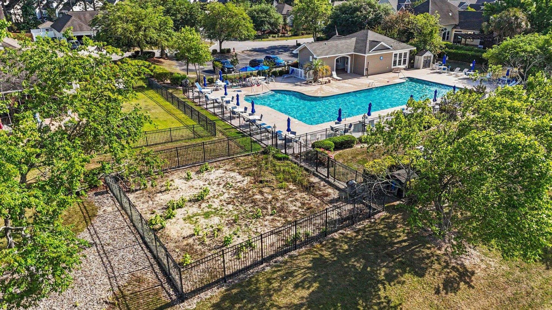 400 Carriage Lake Dr.  Photo 40