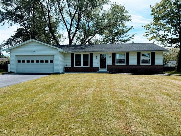 26 Hillary Dr , Rochester, NY 14624