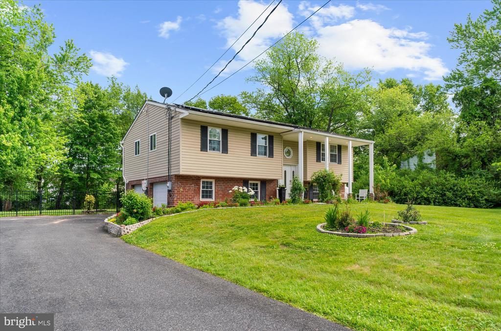 1249 W Evergreen Drive , Phoenixville, PA 19460 Main Photo
