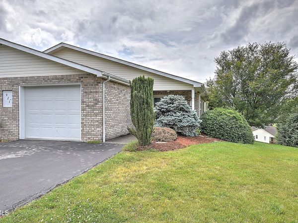 921 Cornerstone Court, Unit 921, Kingsport, TN 37660