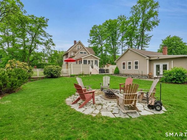 112 Main , Essex, CT 06409
