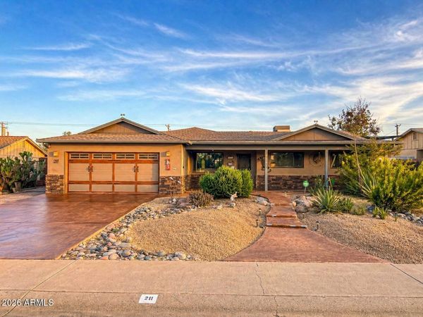 211 E PAPAGO Drive, Tempe, AZ 85288