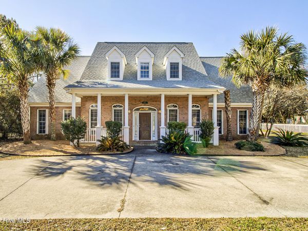 613 Clarendon Avenue , Carolina Beach, NC 28428