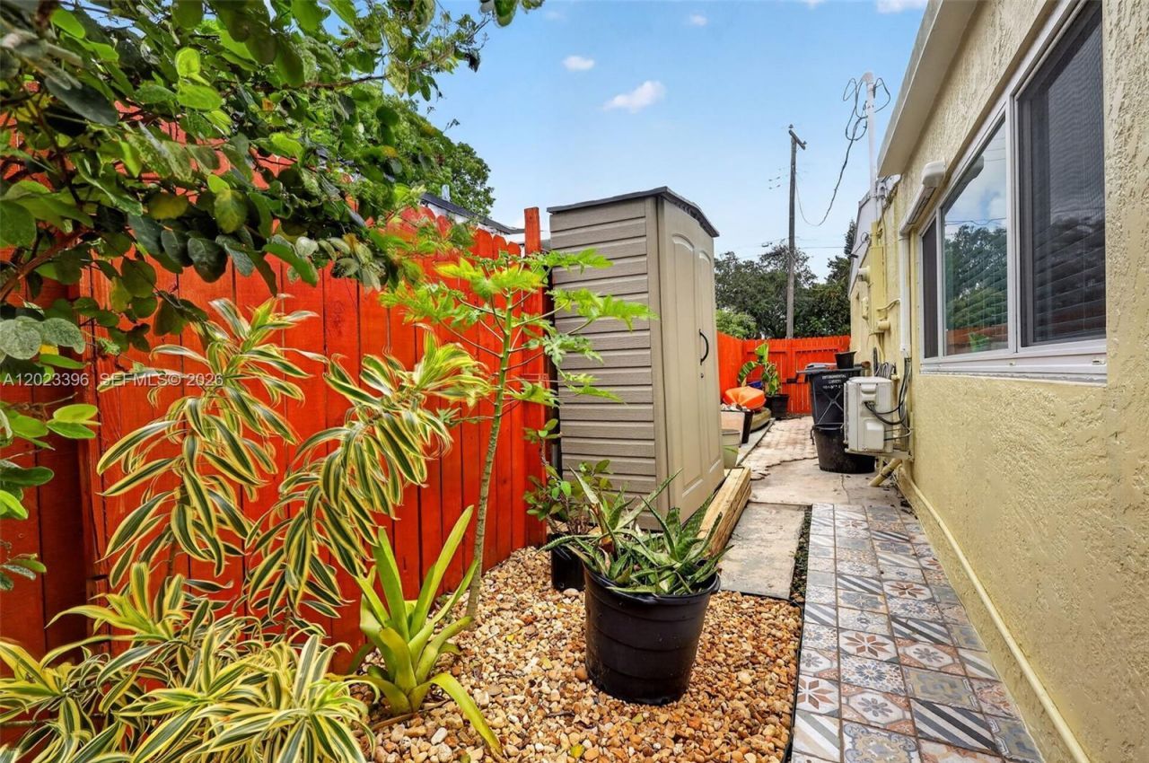 2730 Sherman St, Hollywood, FL 33020 Photo