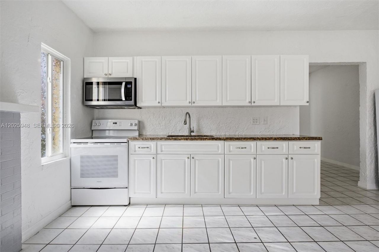 1745 SW 17th St, Unit 2, Miami, FL 33145 Photo