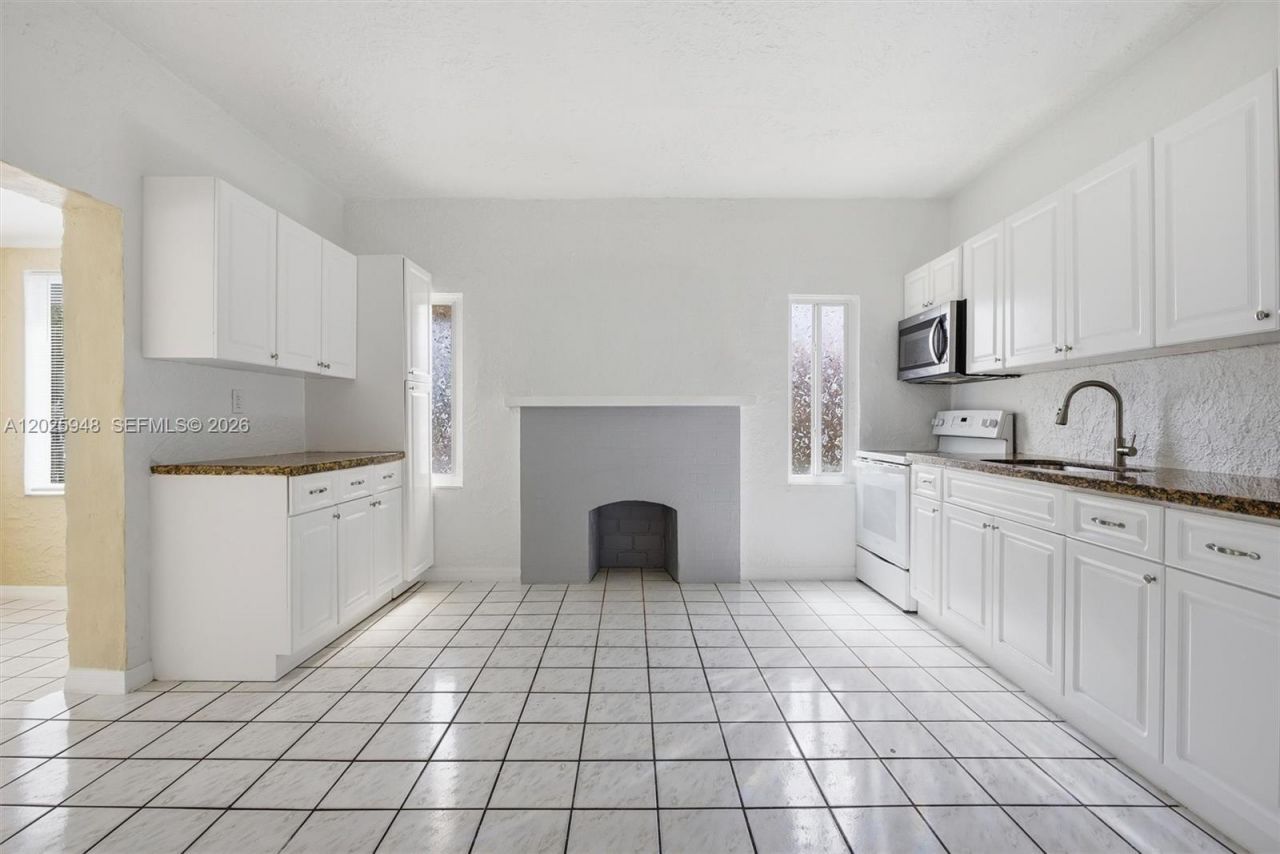 1745 SW 17th St, Unit 2, Miami, FL 33145 Photo