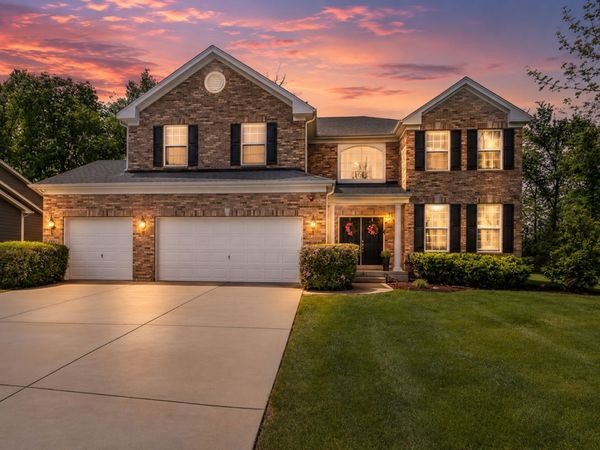 1612 Bur Oak Drive, Hoffman Estates, IL 60192