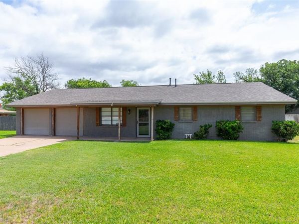 819 Avenue Q , Anson, TX 79501