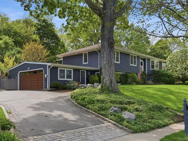 37 McKay Road, Huntington Station, NY 11746