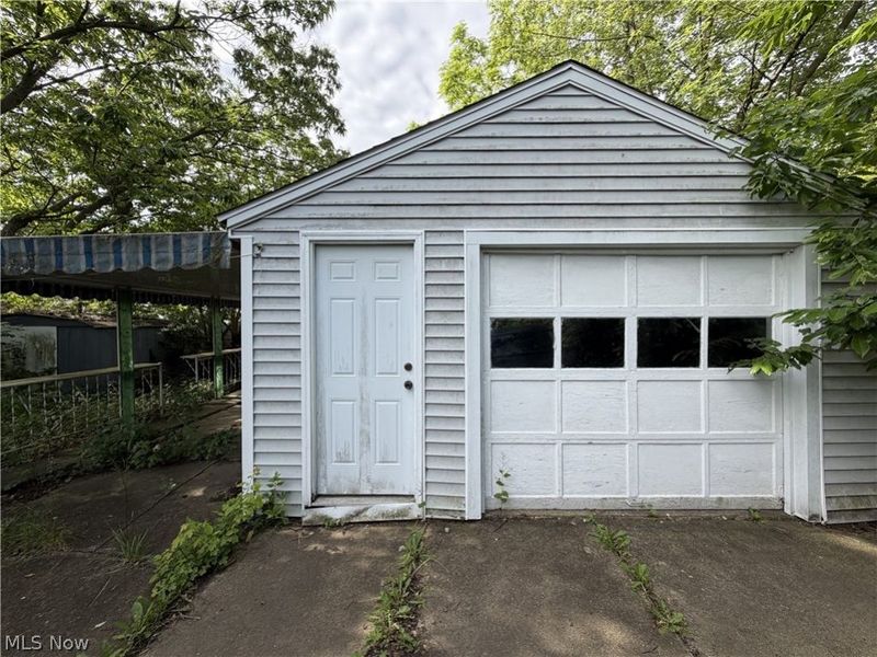 682 Barbara Avenue, Akron, OH 44306 Photo 5