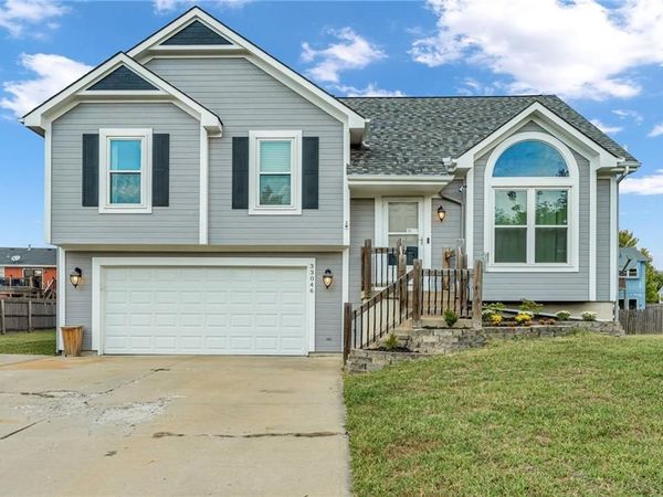 33046 W 88th Terrace, De Soto, KS 66018
