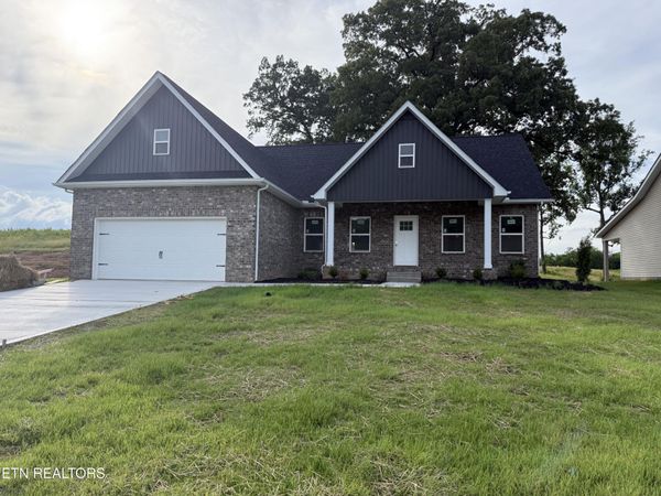 217 Mossy Rock Rd, Clinton, TN 37716