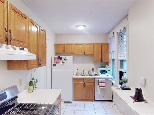32 Sidlaw, Unit 7, Boston, MA 02135