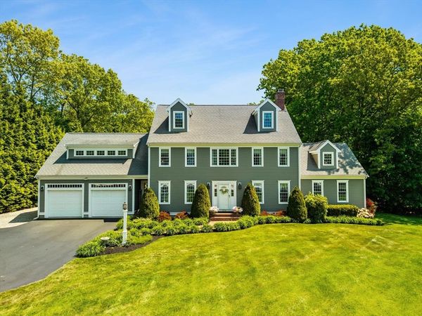 524 Elm St E, Raynham, MA 02767