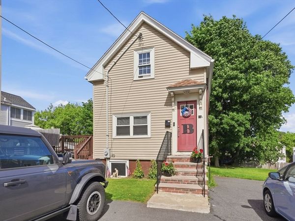 11-1/2 Albion St, Salem, MA 01970
