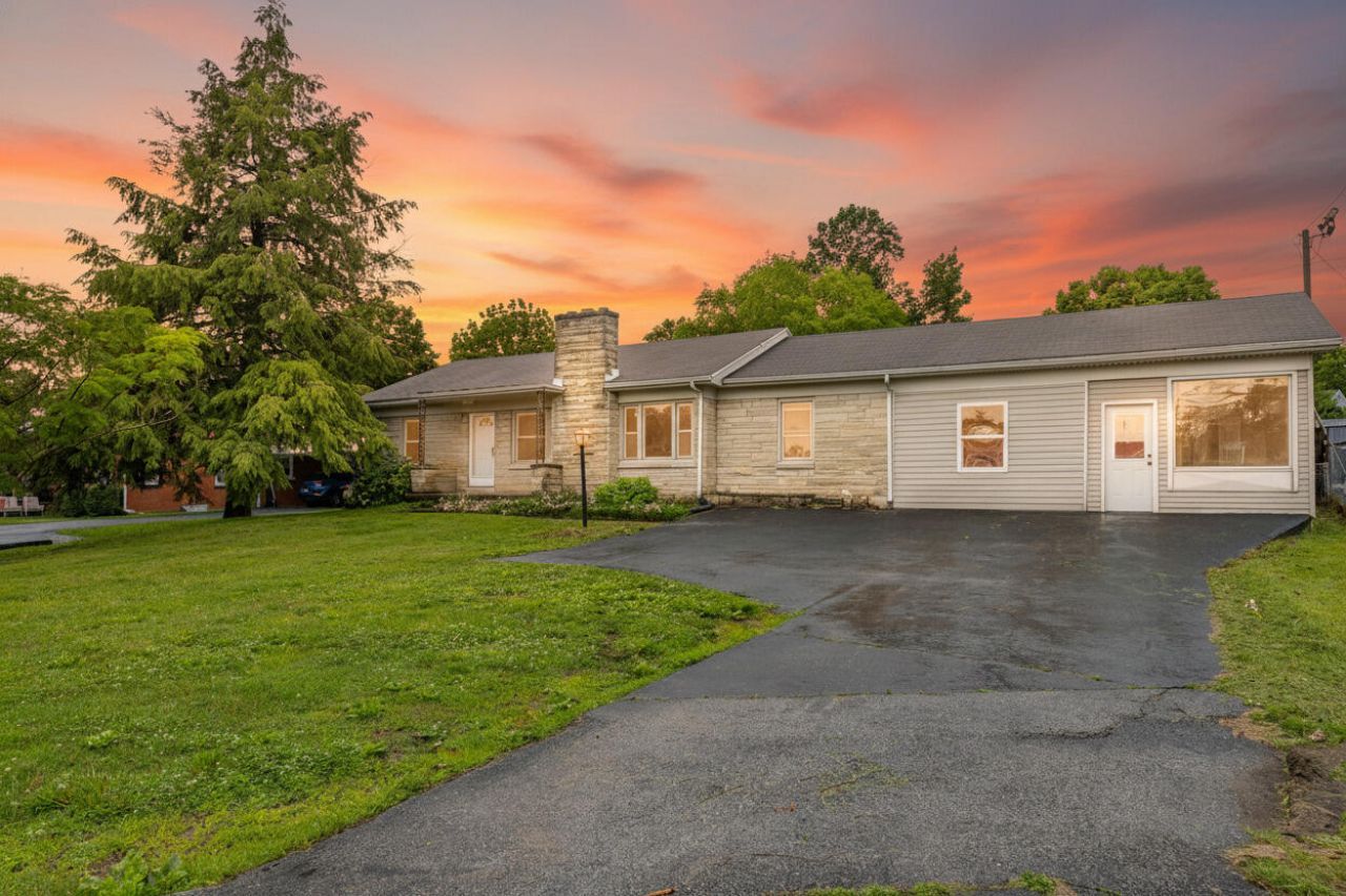 3970 Lexington Road, Paris, KY 40361