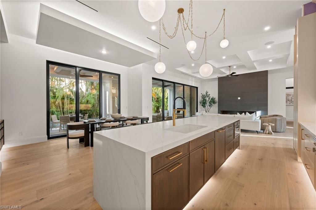 3840 Crayton Rd, Naples, FL 34103 Photo