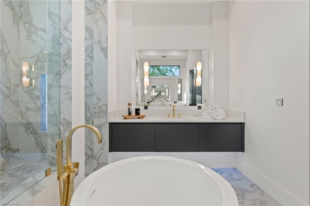 3840 Crayton Rd, Naples, FL 34103 Photo