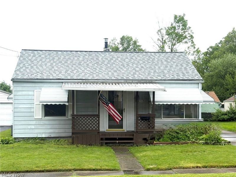 2065 Clermont Avenue NE, Warren, OH 44483 Photo 1