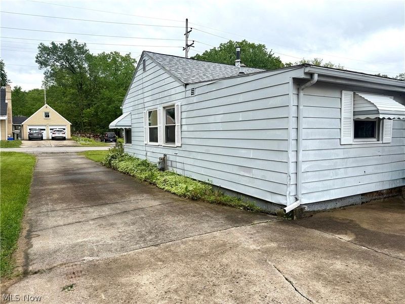 2065 Clermont Avenue NE, Warren, OH 44483 Photo 7