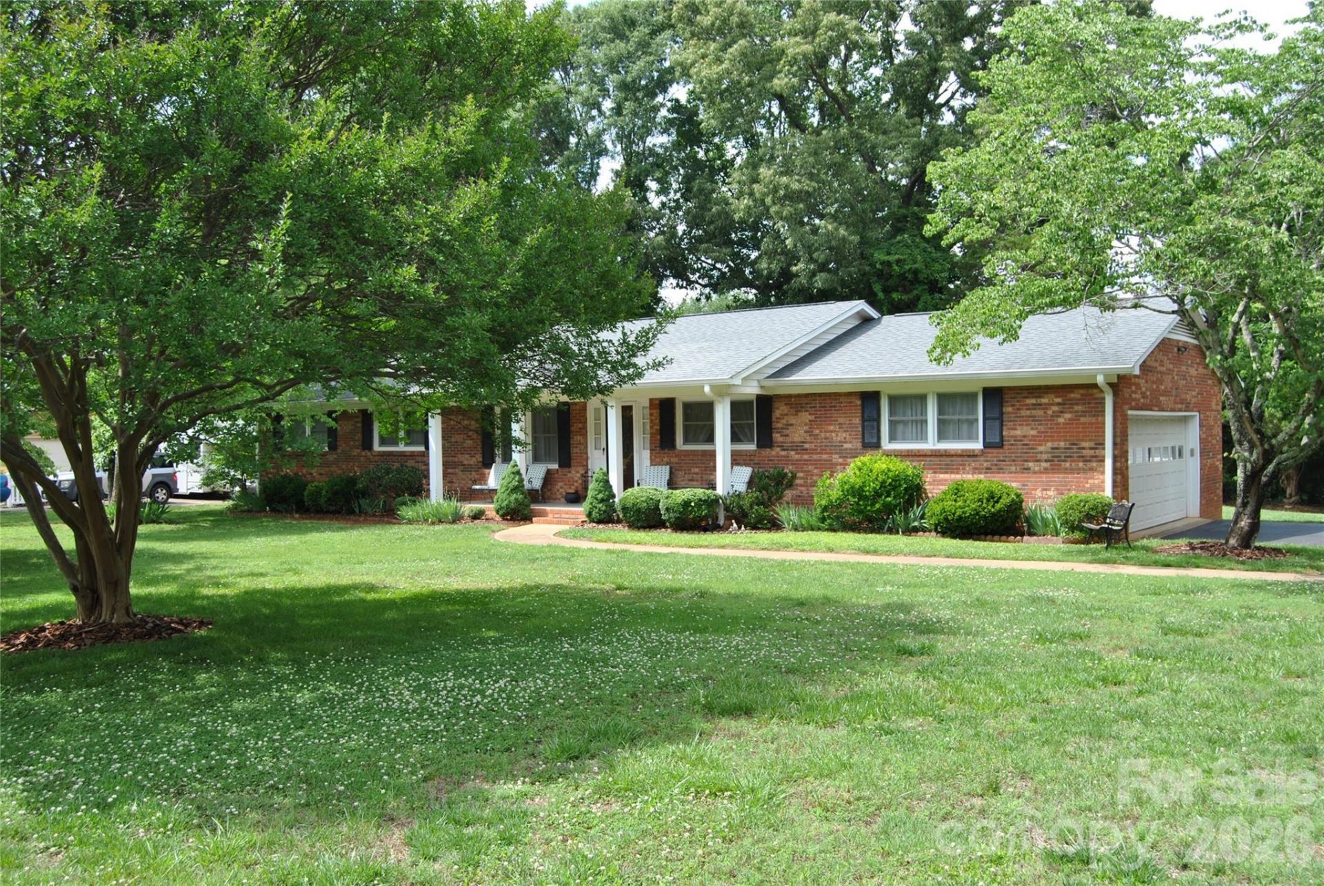 706 Hester Drive, Dallas, NC 28034 Main Photo