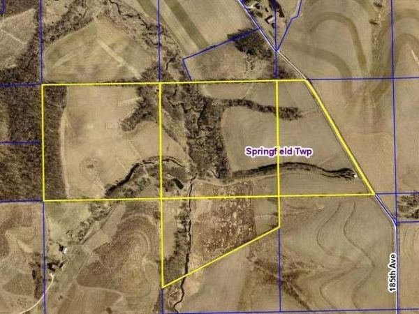 1925 185th Avenue, Decorah, IA 52101