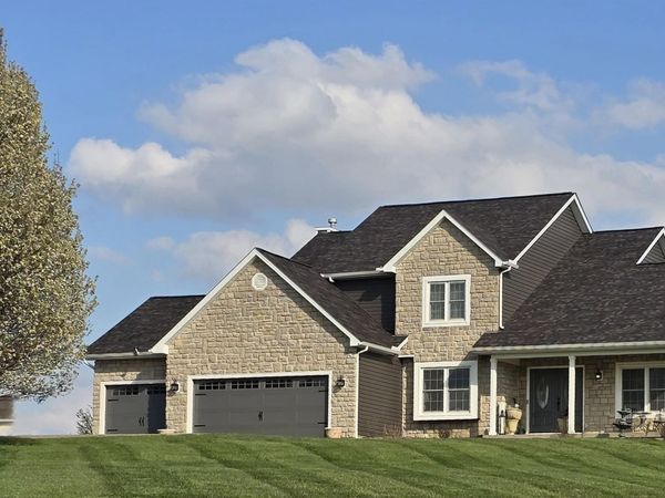 1938 W Glenhurst Drive NW, Lancaster, OH 43130