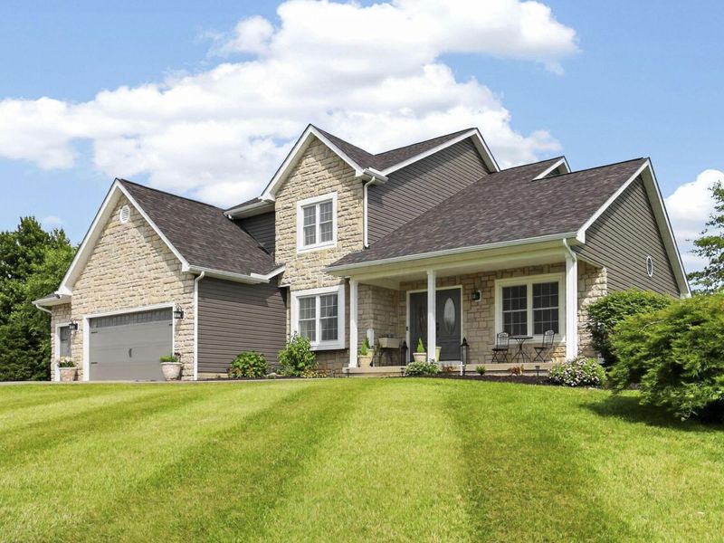 1938 W Glenhurst Drive NW, Lancaster, OH 43130 Photo 1