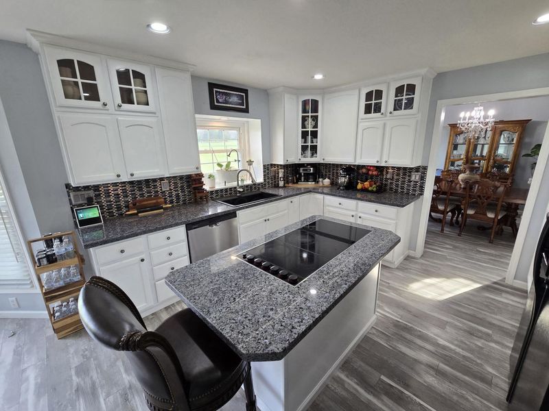 1938 W Glenhurst Drive NW, Lancaster, OH 43130 Photo 2