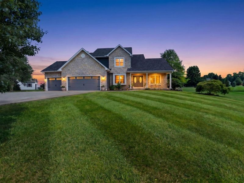 1938 W Glenhurst Drive NW, Lancaster, OH 43130 Photo 2