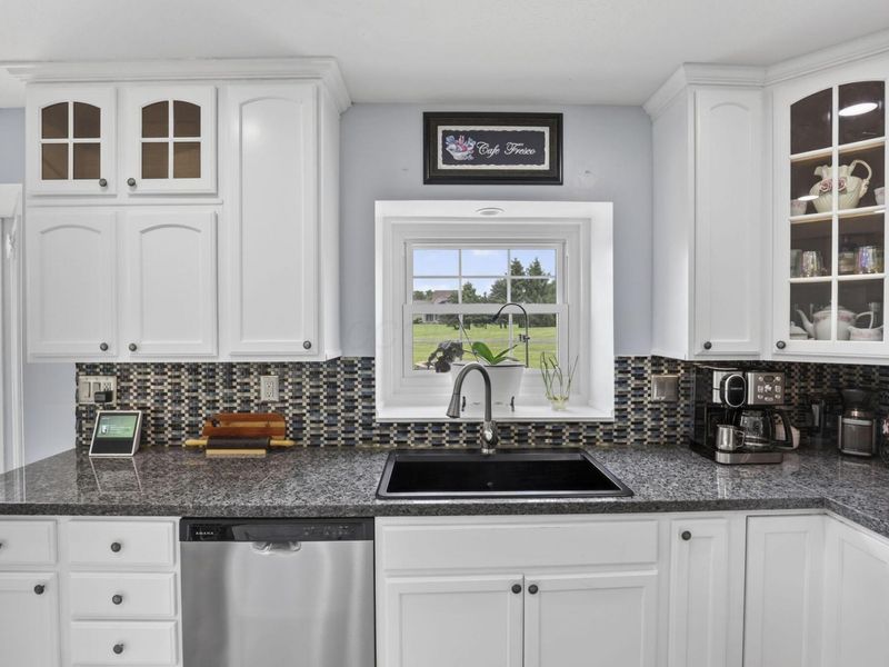 1938 W Glenhurst Drive NW, Lancaster, OH 43130 Photo 21