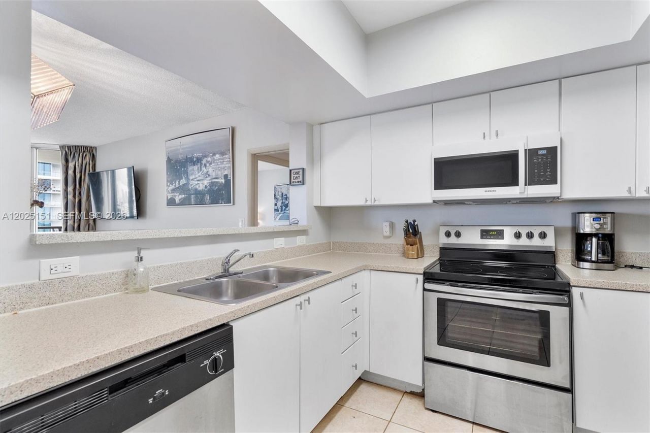 17375 Collins Ave , Unit 1507, Sunny Isles Beach, FL 33160 Photo