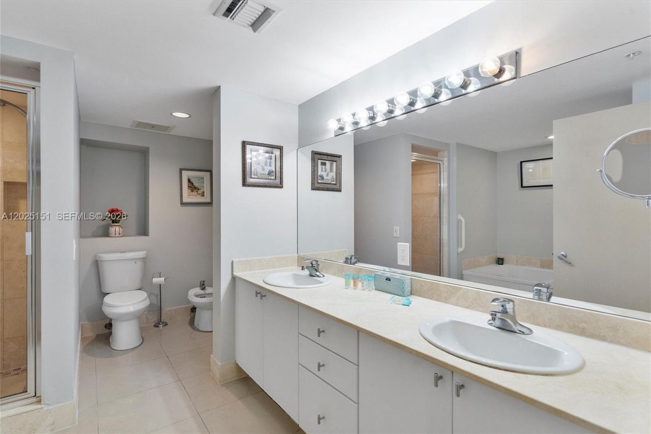 17375 Collins Ave , Unit 1507, Sunny Isles Beach, FL 33160 Photo