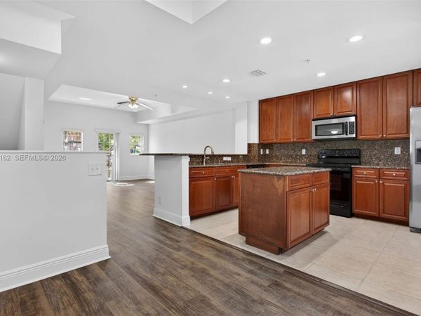 626 SW 1st Dr , Pompano Beach, FL 33060