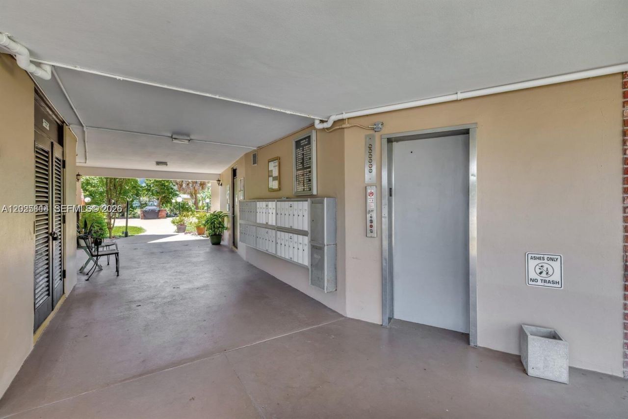 2901 NW 46th Ave , Unit 304, Lauderdale Lakes, FL 33313 Photo