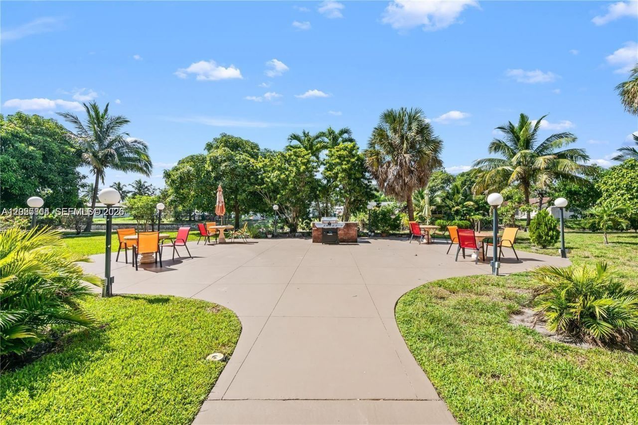 2901 NW 46th Ave , Unit 304, Lauderdale Lakes, FL 33313 Photo