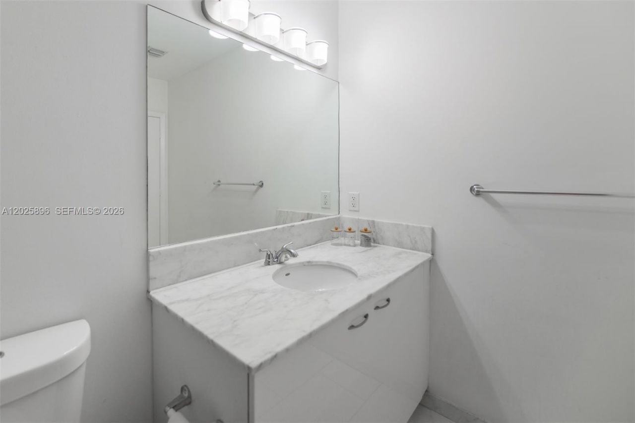 133 NE 2nd Ave, Unit 1512, Miami, FL 33132 Photo