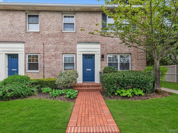 396 Merrick Road , Unit 1A, Rockville Centre, NY 11570