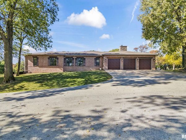 6263 BUNKER HILL Road, New Berlin, IL 62670