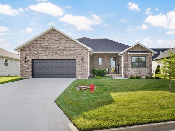 1102 S Strait Avenue , Ozark, MO 65721
