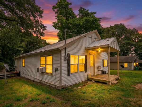 208 Sherman Street , Thayer, MO 65791