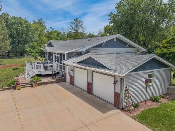 5086 Valley Heights Road, Oshkosh, WI 54904