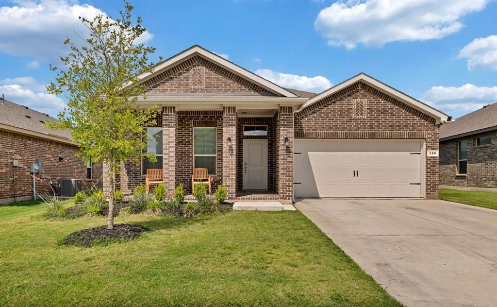120 Tanager Drive, Rhome, TX 76078 Main Photo