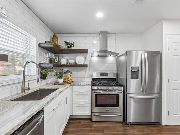 5111 Stoneleigh Avenue, Dallas, TX 75235